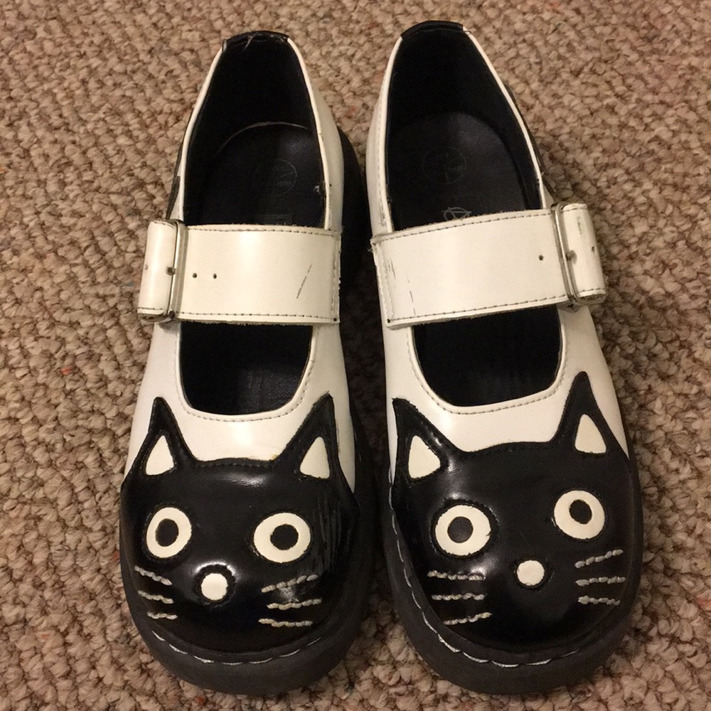 Tuk Anarchic cat shoes